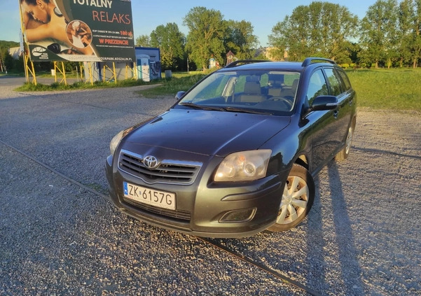 Toyota Avensis cena 14500 przebieg: 245000, rok produkcji 2006 z Koszalin małe 121